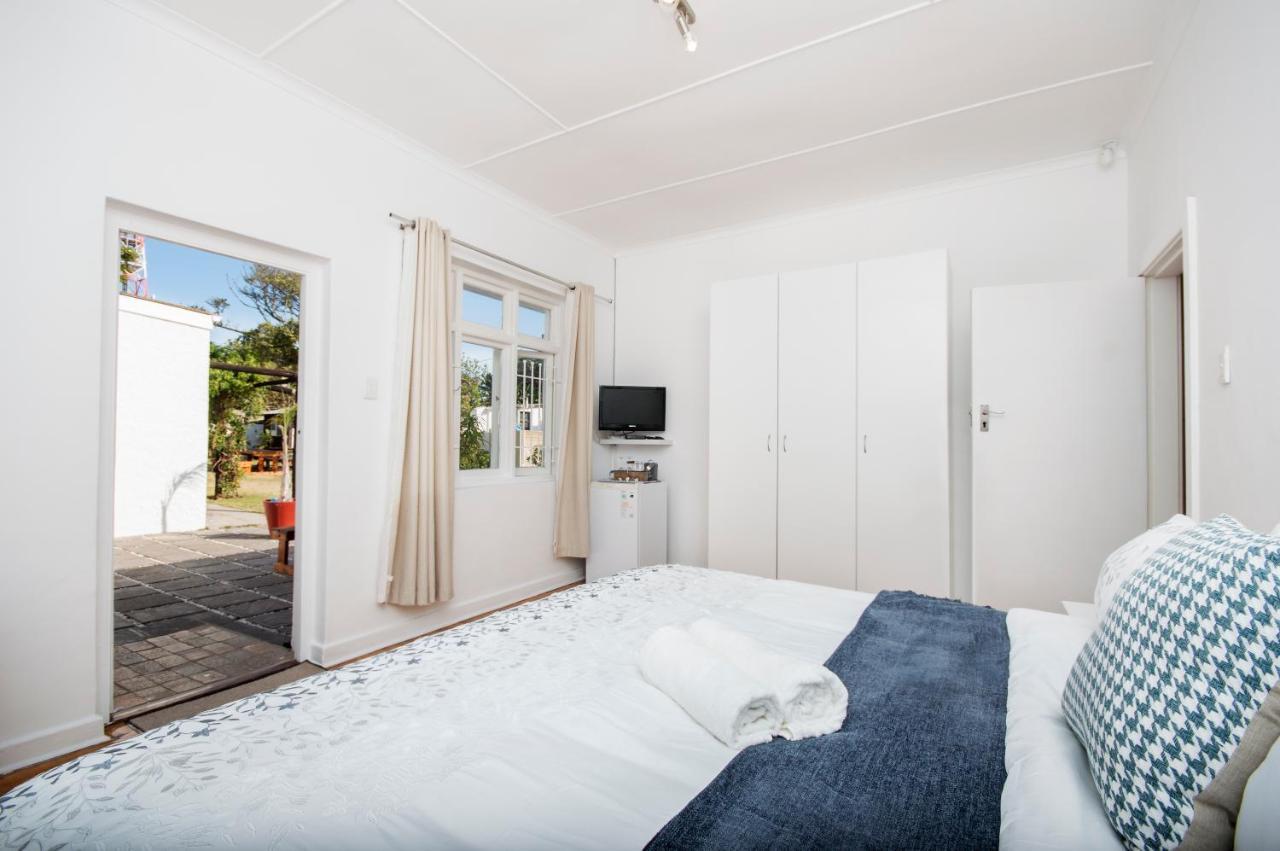 Emabaleni Guest House Pty Ltd Port Elizabeth Buitenkant foto